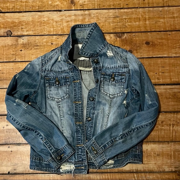 Size Small, Distressed Denim Jacket - very unique - Picture 8 of 8